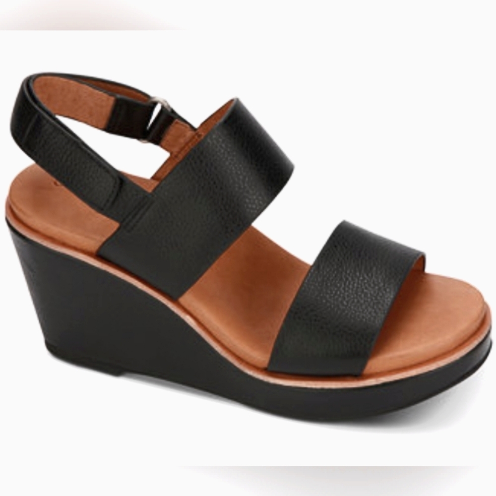 Gentle Souls by Kenneth Cole 7.5